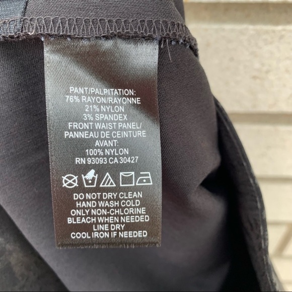 NIC+ZOE Embossed Wonderstretch Pant - Picture 5 of 9